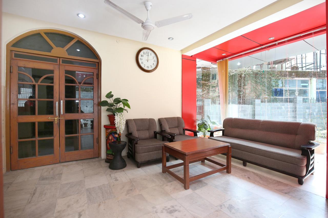 Oyo 9942 Hotel Ravine Dharamshala Buitenkant foto