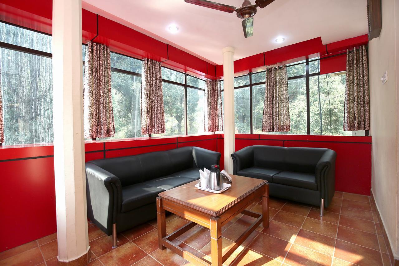 Oyo 9942 Hotel Ravine Dharamshala Buitenkant foto