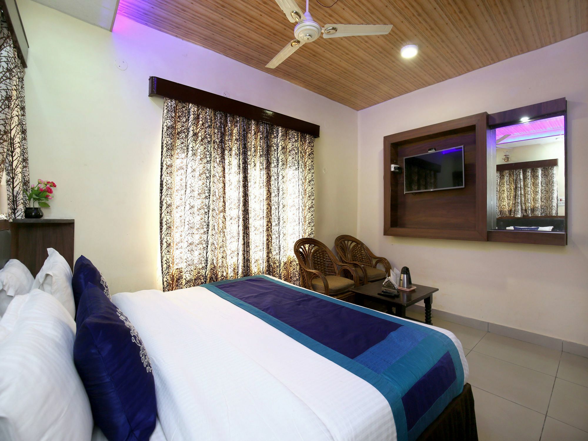 Oyo 9942 Hotel Ravine Dharamshala Buitenkant foto